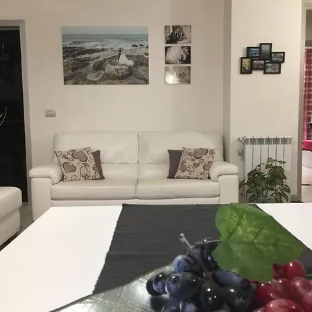 Campi Elisi סירקוזה